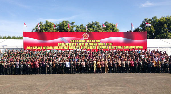 foto bersama bupati dandim 1303 bolmong mabes tni cilangkap tmmd ke 37