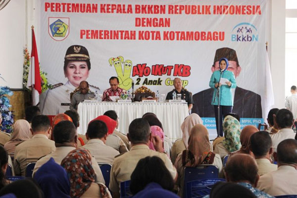 Walikota Kotamobagu Ir. Hj. Tatong Bara saat memberikan sambutan pemerintah