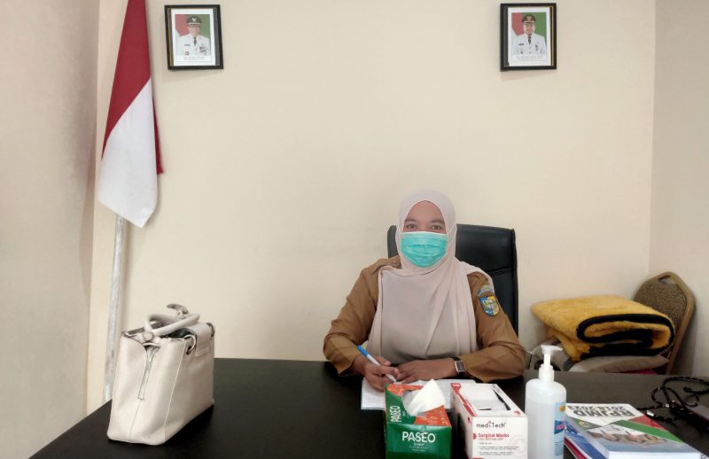 Kepala Dinas PPKBPPPA Bolmut, Yani Lasama, SKM.