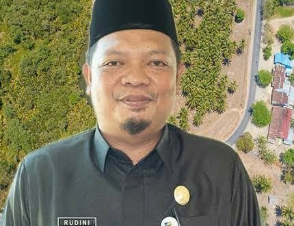Kepala Dinas Pekerjaan Umum dan Penataan Ruang Bolmut, Rudini Masuara