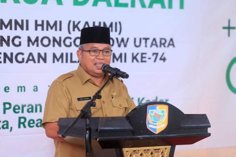 Wakil Bupati Bolmut, Drs. H. Amin Lasena, MAP saat membuka secara resmi Rakerda KAHMI Bolmut