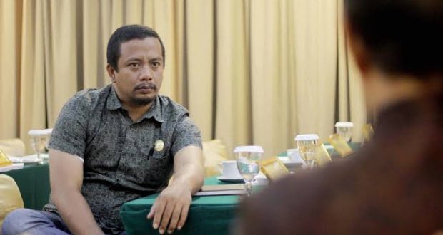Sekretaris Komisi 1 DPRD Bolmut, Budi Setiawan Kohongia