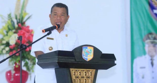 Bupati Bolmut, Drs. H. Depri Pontoh, saat membuka secara resmi kegiatan Pemaparan Program Unggulan Perangkat Daerah tahun 2022