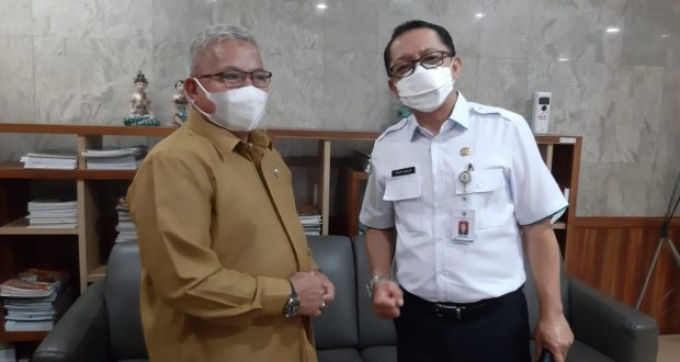 Wakil Bupati Amin Lasena saat bersama Sekjen Kemendes RI