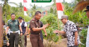 Bupati Bolmong Yusra Alhabsyi, saat menyambut Kajati Sulut pada kegiatan Gerakan Menanam Kebun Agri Park, binaan IAD, Wilayah Kejati Sulut, Jumat (06/02/2026). (foto.Ist/Diskominfo Bolmong)