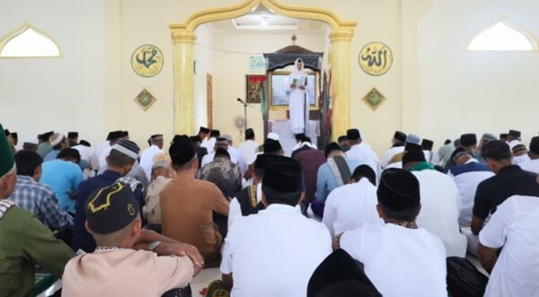Tampak suasana Shalat Idul Adha berjamaah di Desa Babo, 27 Mei 2026. (foto.Ist/Diskominfo Bolmong)